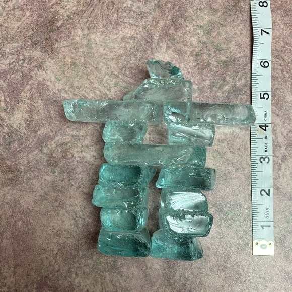Glass Inukshuk - Picture 5 of 5